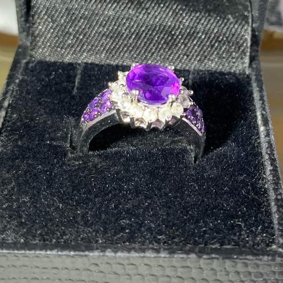 STERLING SILVER NATURAL AMETHYST AND CZ RING SIZE 6 - Picture 5 of 5